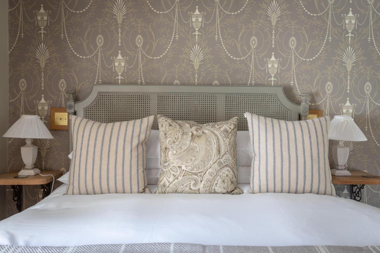 The Running Horses Hotel Mickleham Bagian luar foto