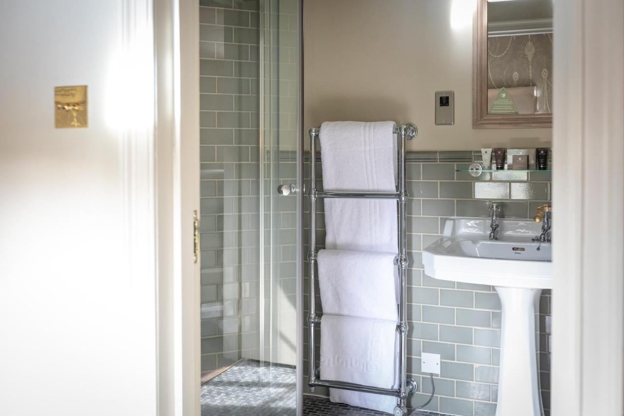 The Running Horses Hotel Mickleham Bagian luar foto