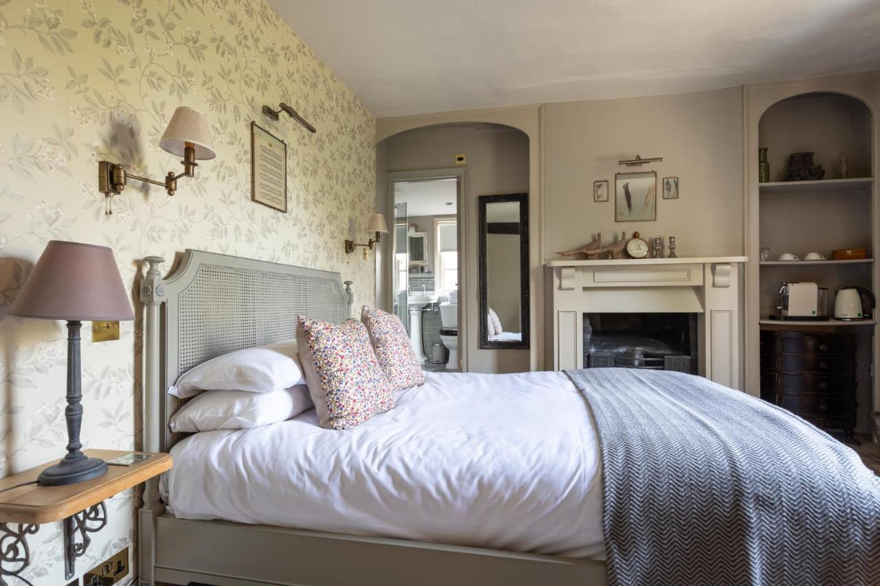 The Running Horses Hotel Mickleham Bagian luar foto