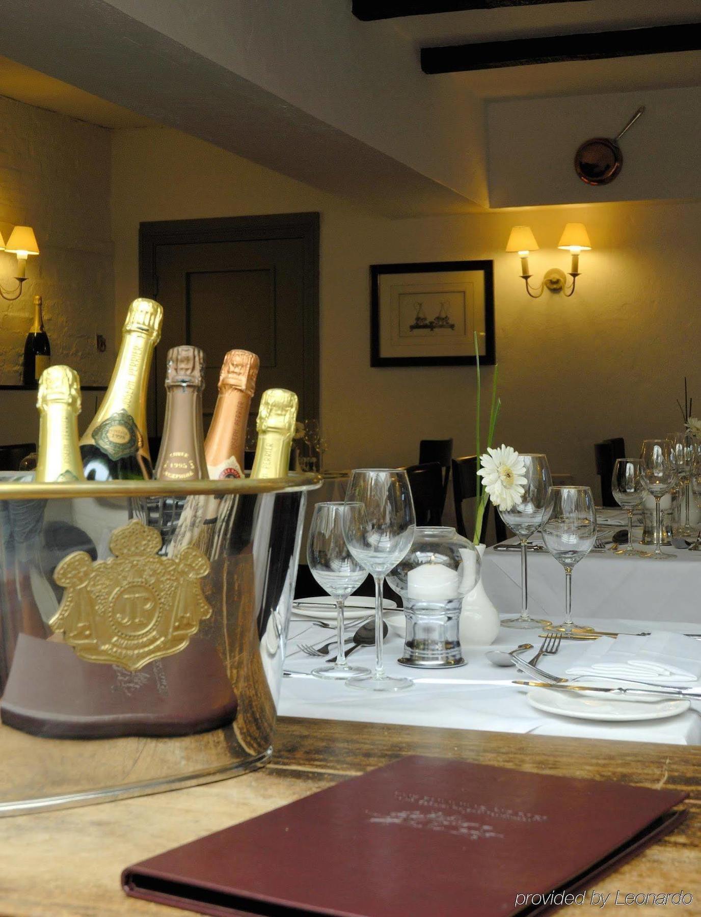 The Running Horses Hotel Mickleham Restoran foto
