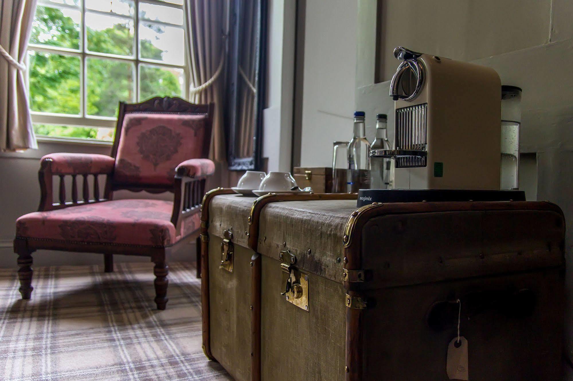 The Running Horses Hotel Mickleham Bagian luar foto